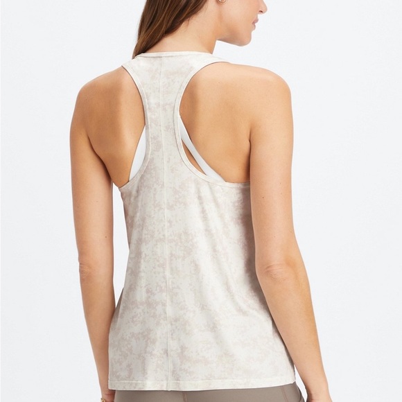 (A4)Fabletics Phoenix Lite Racerback Tank Color: Soft White Mini Nueue Camo, NWT - Picture 3 of 8